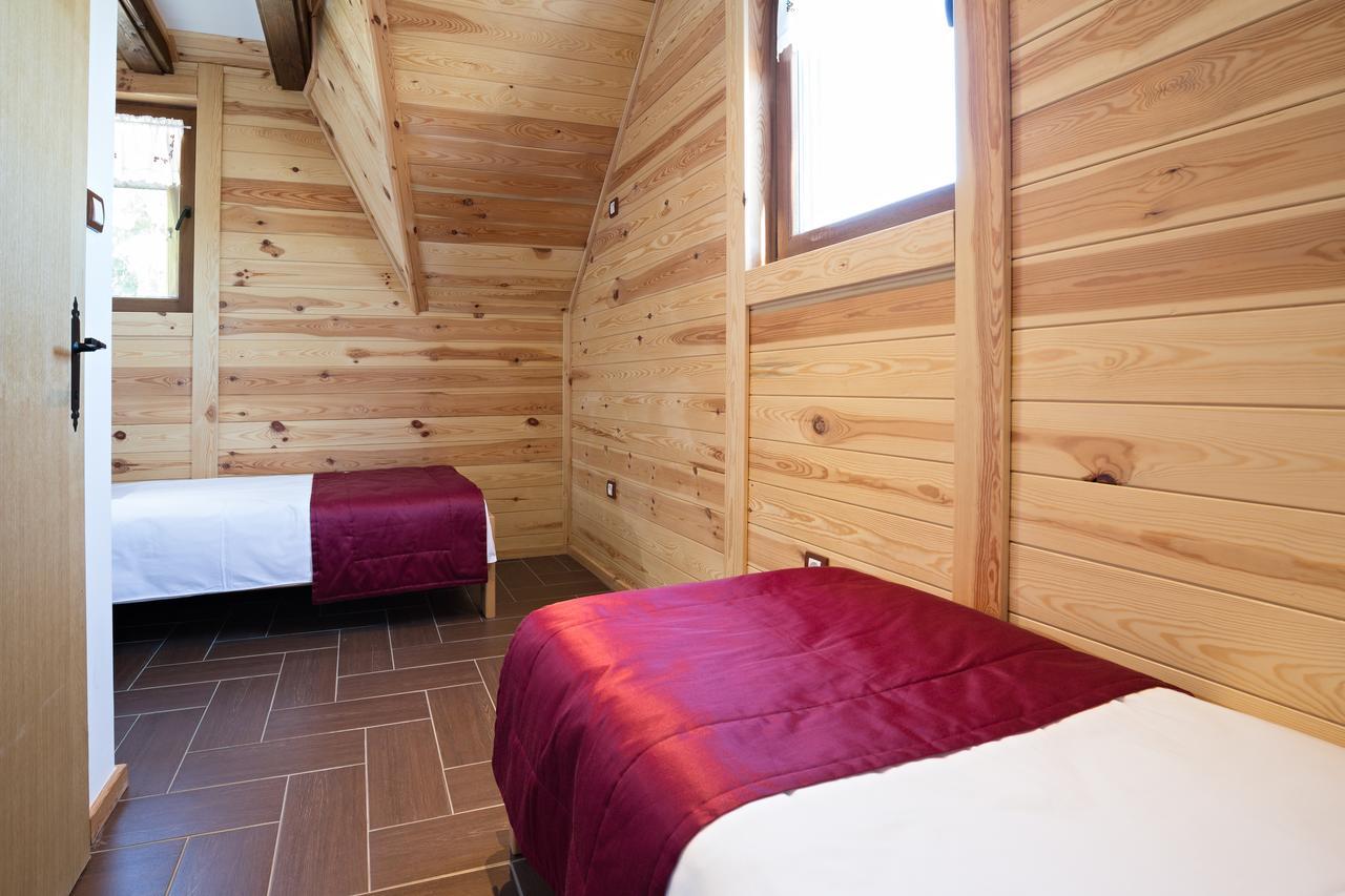 Etno Naselje Vrdnicka Kula Bed and Breakfast Vrdnik Exteriör bild