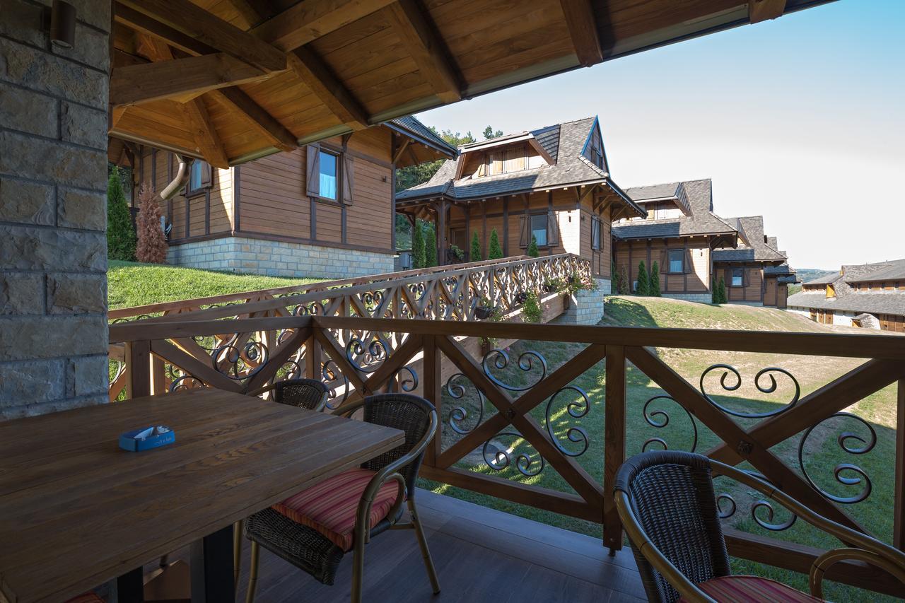 Etno Naselje Vrdnicka Kula Bed and Breakfast Vrdnik Exteriör bild