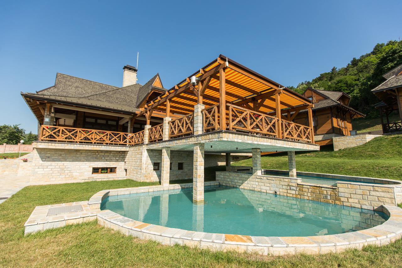 Etno Naselje Vrdnicka Kula Bed and Breakfast Vrdnik Exteriör bild