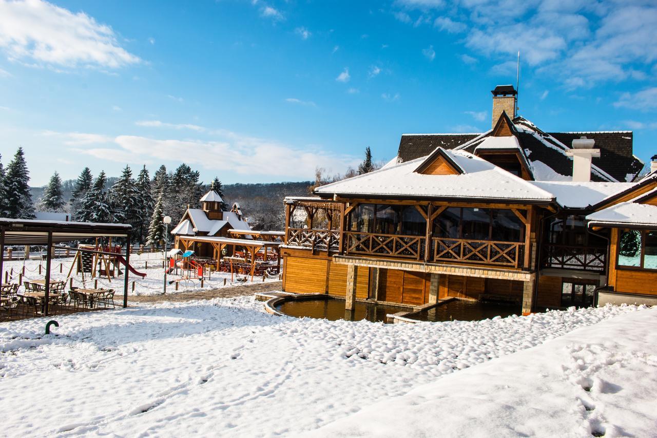 Etno Naselje Vrdnicka Kula Bed and Breakfast Vrdnik Exteriör bild